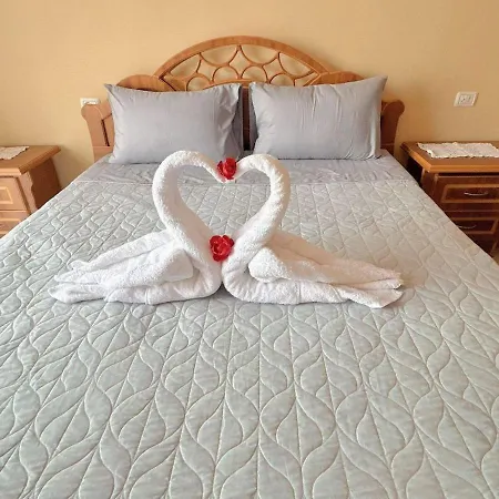 Dreamy Designer Daire *